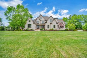 102 Rose Garden Ct