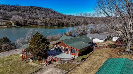 157 Lakeside Dr