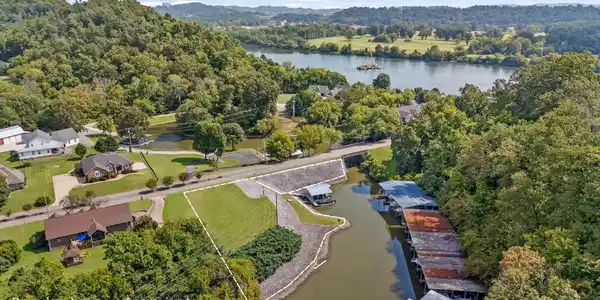 3237 Waterfront Drive
