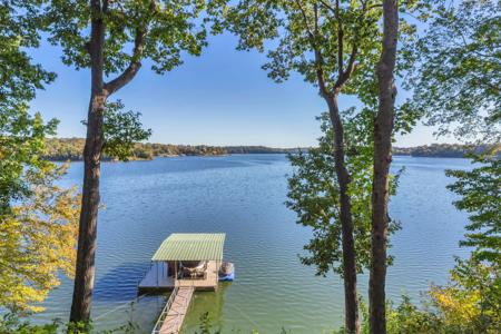 740 Bluff Dr