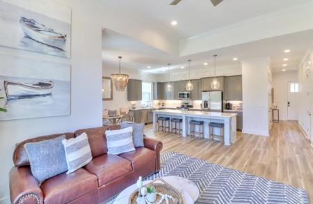 40 Lake Life Ct