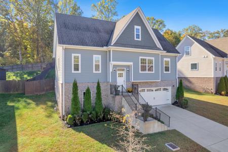 1728 Woodland Pointe Dr