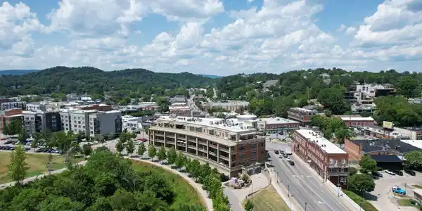 4 Cherokee Boulevard