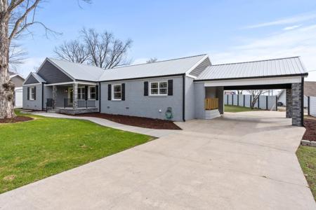 102 Dogwood Ln