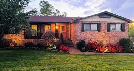 525 Castlegate Dr