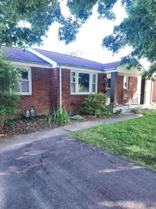 538 Carman Ave