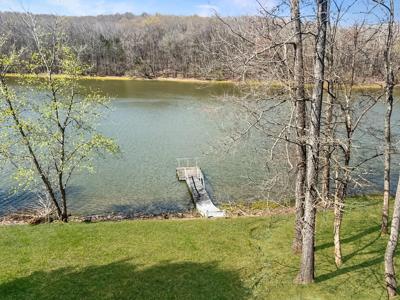 548 Hickman Shores Rd