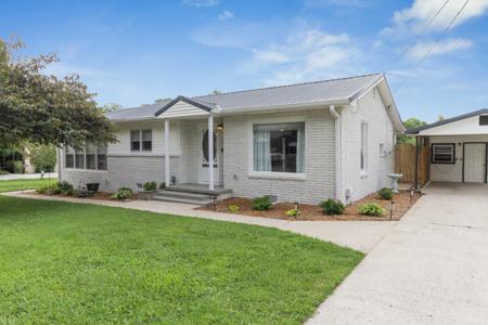 207 Fairview St