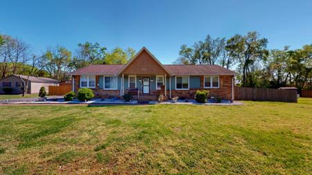 4521 Woodside Cir