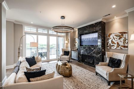 1024 Club View Drive