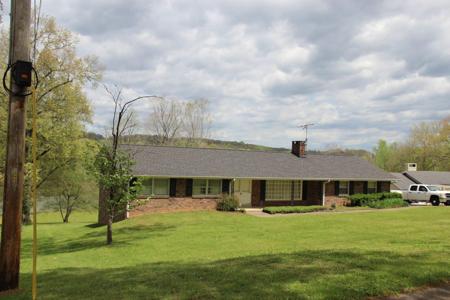 131 Lakeview Dr