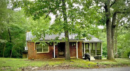 274 River Oaks Dr