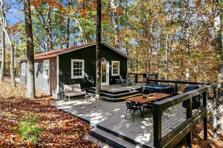 300 Lakeview Dr