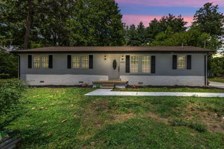 1907 Russell Dr