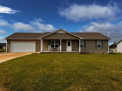 68 Apple Dr