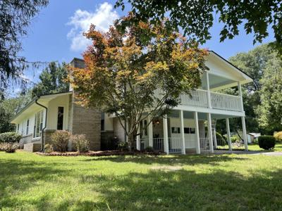 703 Flower Lane Dr