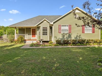 136 Oak Valley Dr