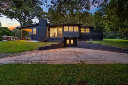 102 Oak Park