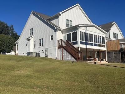 106 Rose Dr