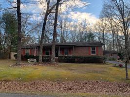241 Oak Leaf Cir