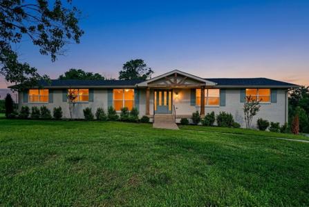 1616 Saundersville Ferry Rd