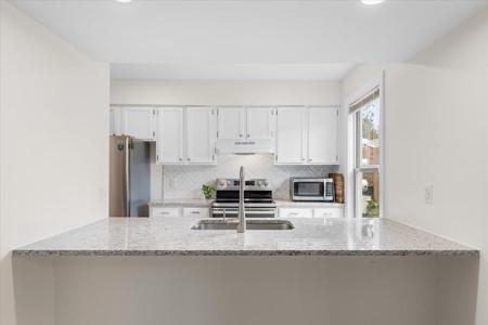 128 Lake Chateau Dr