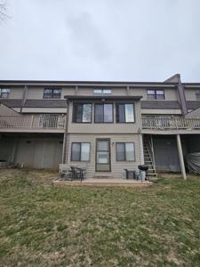 6 Lakeshore Ct