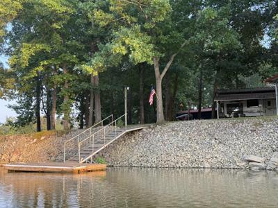 261 Lakeview Dr