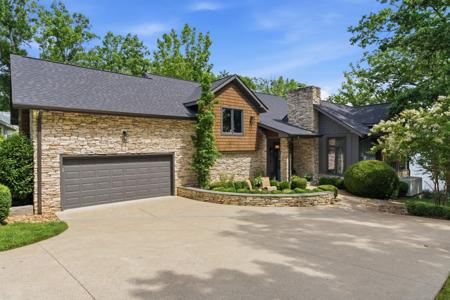 934 Gay Winds Drive