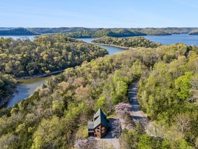 110 Lake Meadow Dr