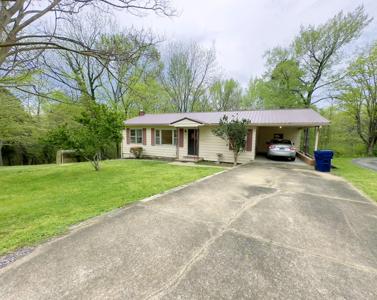 320 Castle Ln