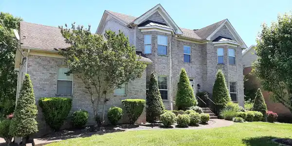 3809 Park Royal Ln