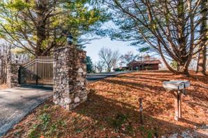 151 Timber Ln, SE