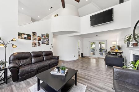 301 Poplar Hill Ct