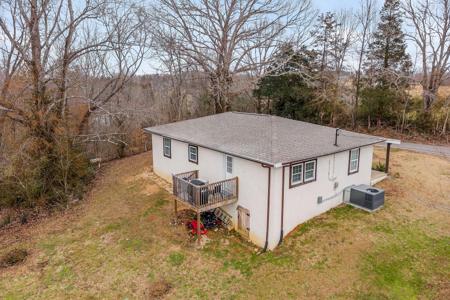 338 Delong Rd