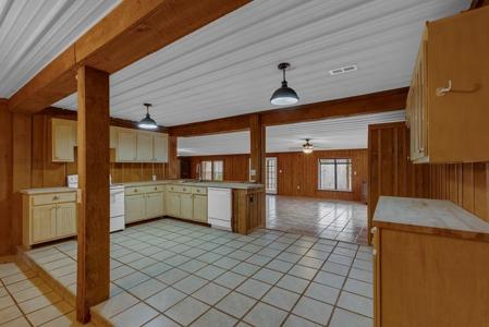 233 MacArthur Ln