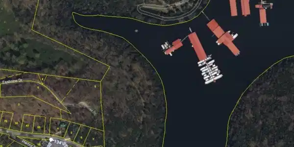 11 Bay Dr