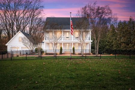 3863 Saundersville Ferry Rd