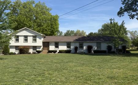 207 Montchanin Dr