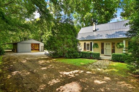 1570 Wolf Creek Rd