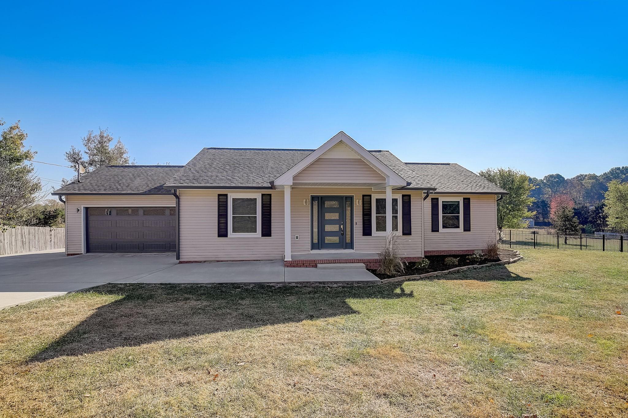 544 D V Circle, Spring Hill, TN lhrmls01880210