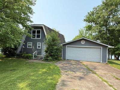 517 Bay Ln