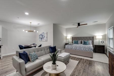 782 Riverfront Parkway