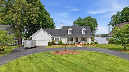 686 Bluff Dr