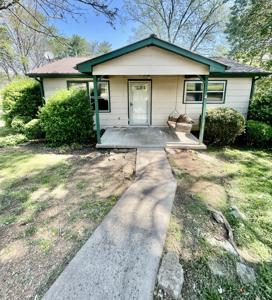 137 Kenmore Ave