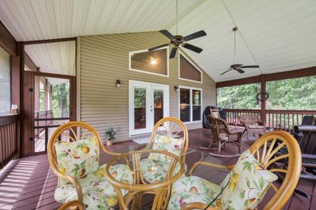 115 Lakeview Pl