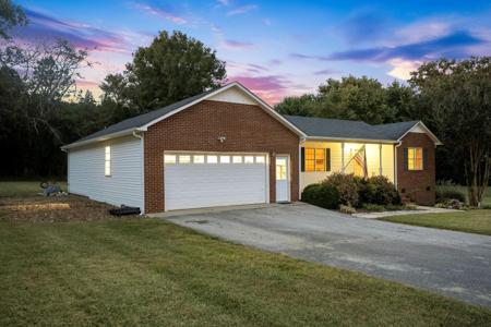 584 Fairview Cir