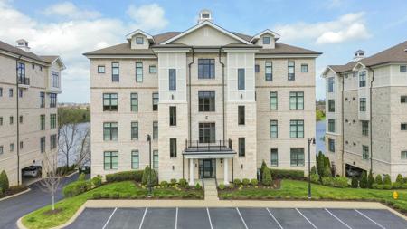 1024 Club View Dr