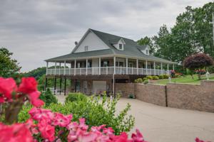 8590 Silver View Ln