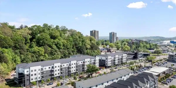 782 Riverfront Parkway
